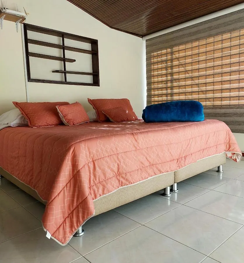 Hébergement de vacances Villa Casa Estacion Modelia, Near To The Airport. à Bogotá Colombie